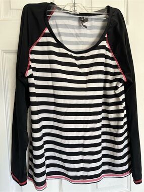 Torrid swimming top long sleeves for sun protection